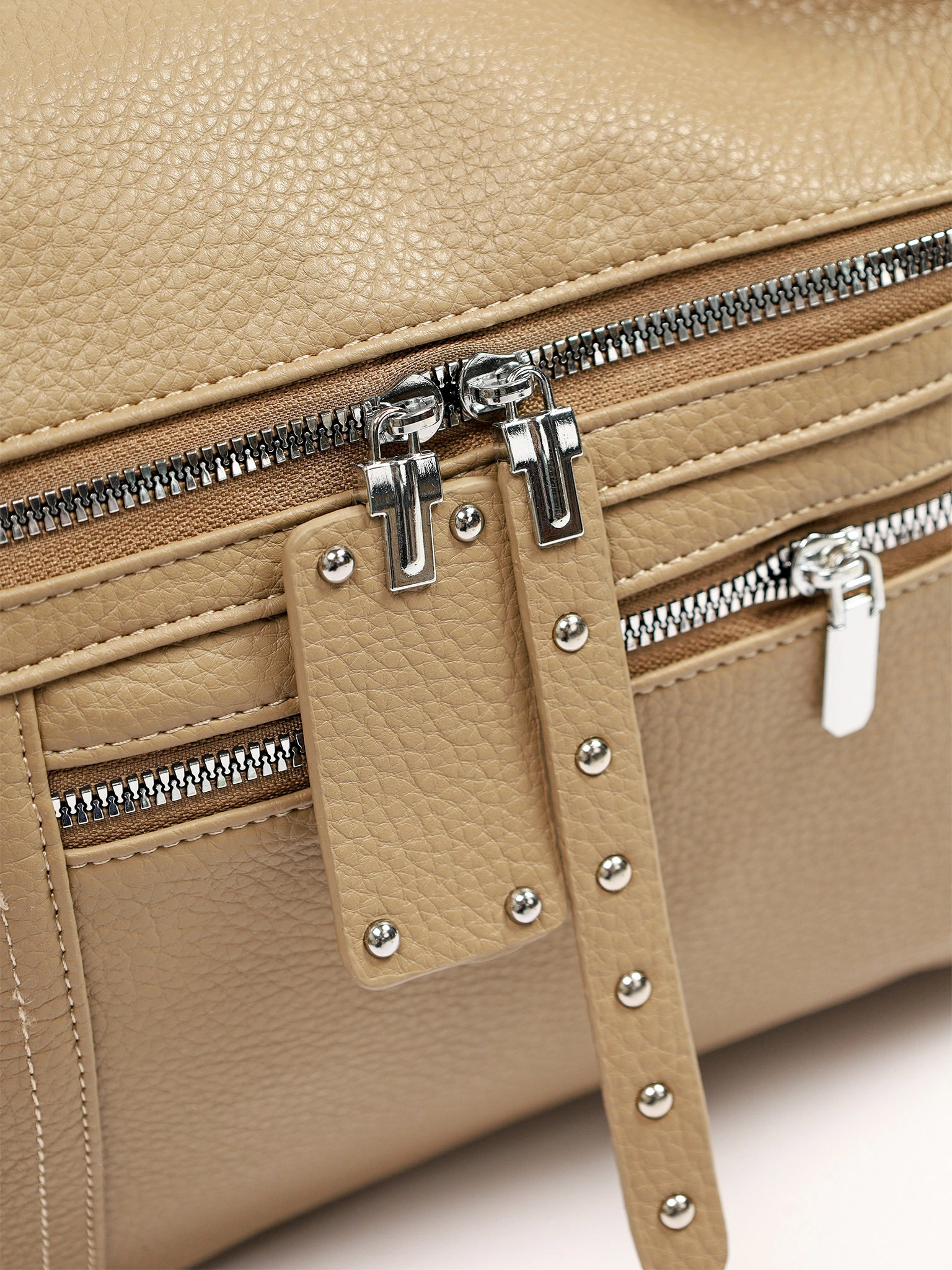 Сумка-шоппер с декоративными пуллерами в ассортименте